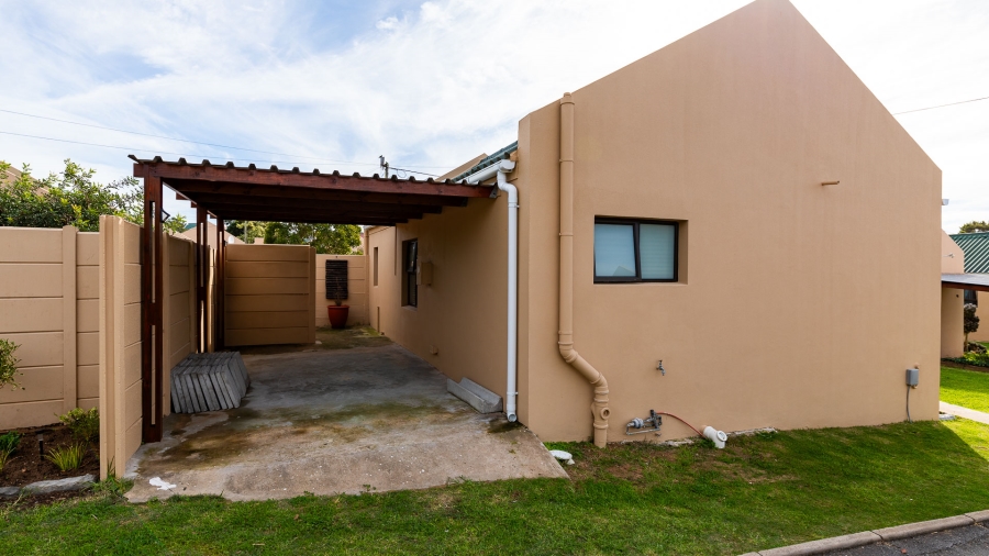 2 Bedroom Property for Sale in Stilbaai Wes Western Cape